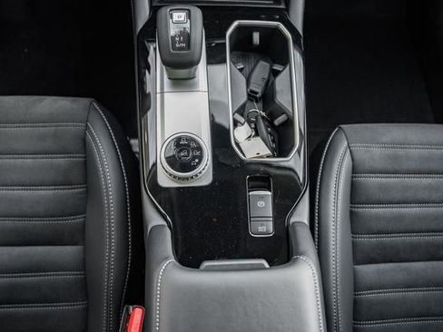 New 2025 Mitsubishi Outlander SE image 27