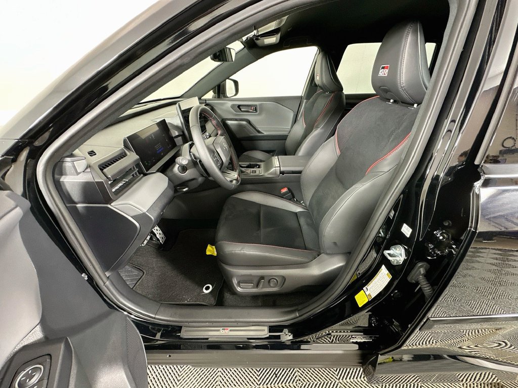 Used 2026 Toyota RAV4 AWD Plug-in Hybrid image 21