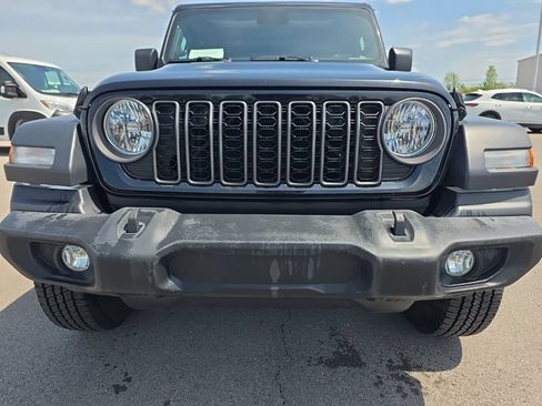 Used 2024 Jeep Wrangler Unlimited Sport AWD/4WD image 2