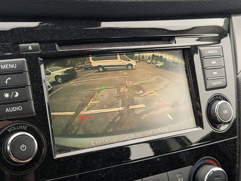 Used 2020 Nissan Rogue Sport S image 19