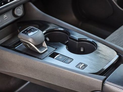 Used 2023 Nissan Rogue SV image 21