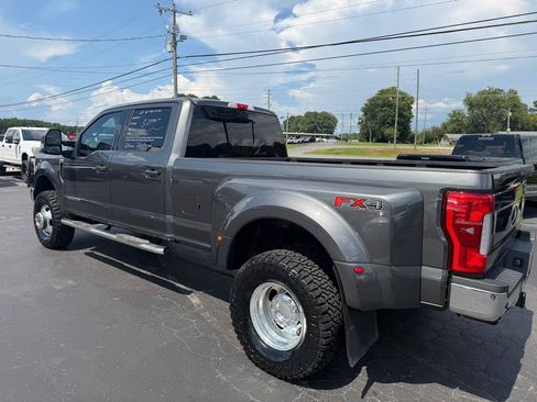 Used 2017 Ford F350 Lariat w/ Lariat Ultimate Package AWD/4WD image 8