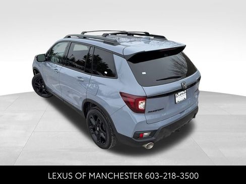 Used 2025 Honda Passport Black Edition image 4