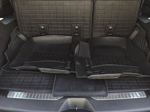 Used 2024 GMC Yukon XL Denali Ultimate AWD/4WD image 11
