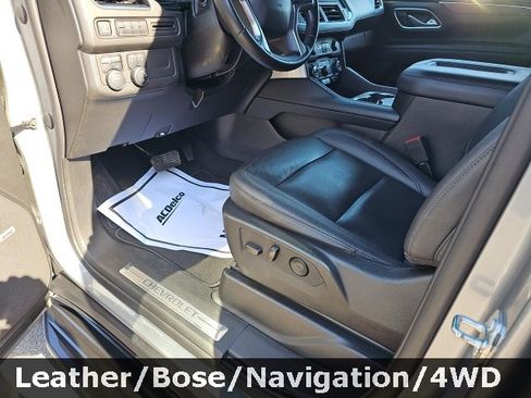 Used 2023 Chevrolet Suburban LT image 12
