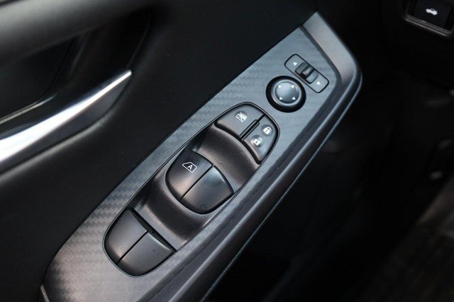 Certified 2025 Nissan Sentra SV FWD image 16