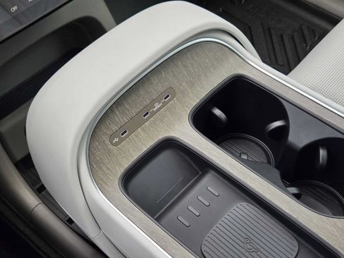 Certified 2026 Hyundai Palisade SEL FWD image 19