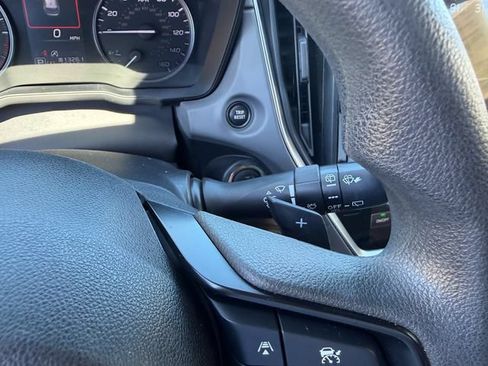 Used 2024 Subaru Crosstrek 2.0i Premium AWD/4WD image 18