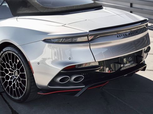 Used 2023 Aston Martin DBS Volante image 15