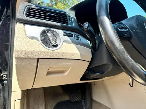 Used 2013 Volkswagen Passat TDI SE image 17