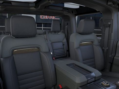 New 2025 GMC Hummer EV 2X w/ LPO, Dark Essentials Package AWD/4WD image 24