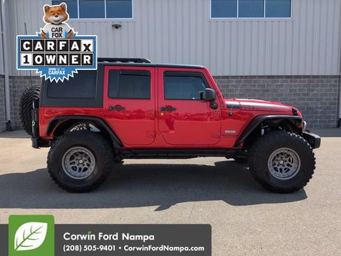 Used 2018 Jeep Wrangler Unlimited Rubicon AWD/4WD image 2