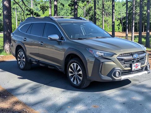 Used 2023 Subaru Outback Touring AWD/4WD image 8