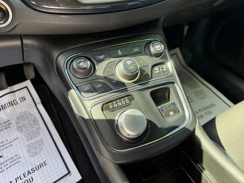 Used 2015 Chrysler 200 S w/ Comfort Group AWD/4WD image 15