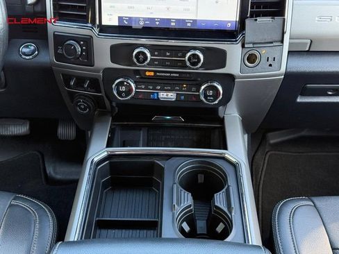 Used 2022 Ford F350 Lariat w/ Black Appearance Package AWD/4WD image 19