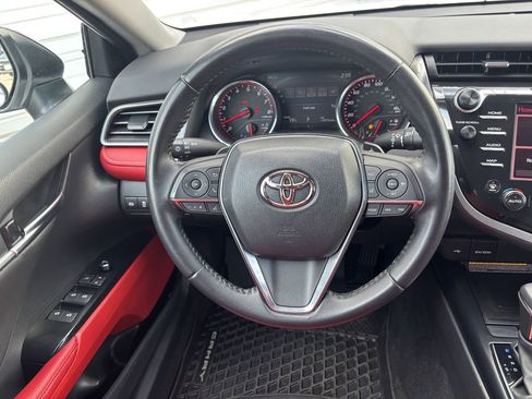 Used 2020 Toyota Camry XSE FWD image 14