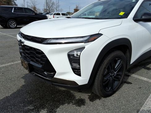 Certified 2025 Chevrolet Trax ACTIV w/ Driver Confidence Package image 9