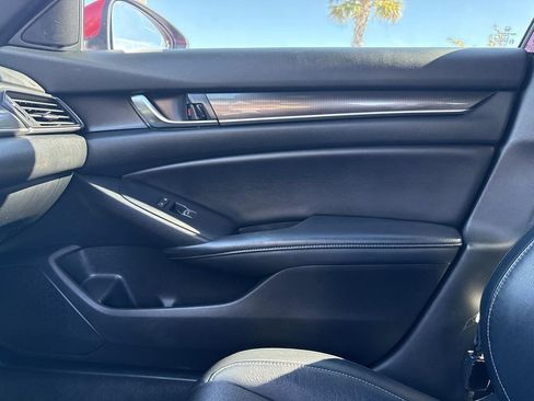 Used 2018 Honda Accord Sport image 27