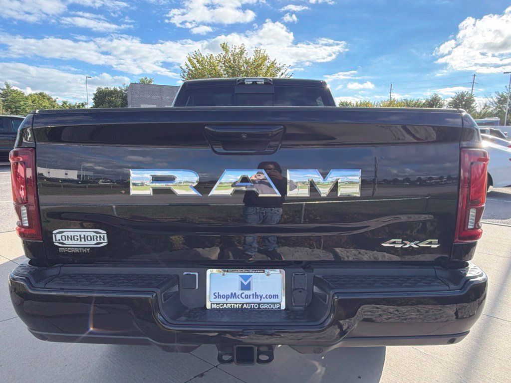 Used 2025 RAM 2500 Limited AWD/4WD image 22