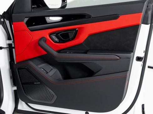 Used 2024 Lamborghini Urus S image 37