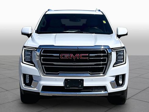 Used 2022 GMC Yukon XL SLT w/ SLT Premium Package image 4