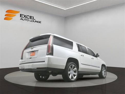 Used 2017 Cadillac Escalade ESV Premium Luxury image 42