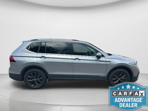 Used 2024 Volkswagen Tiguan SE AWD/4WD image 4