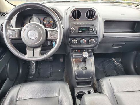 Used 2016 Jeep Patriot High Altitude AWD/4WD image 18