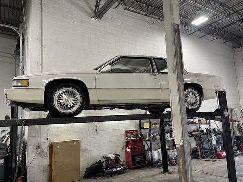 Used 1990 Cadillac De Ville Coupe image 59