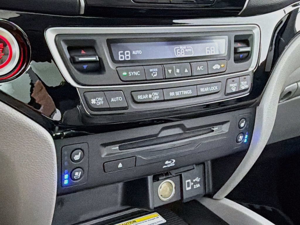 Used 2019 Honda Pilot Elite image 16