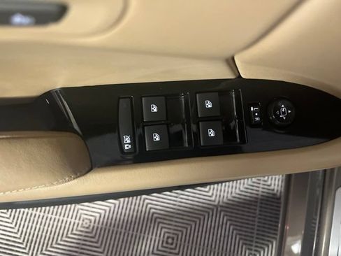 Used 2019 Cadillac XTS Platinum FWD image 19