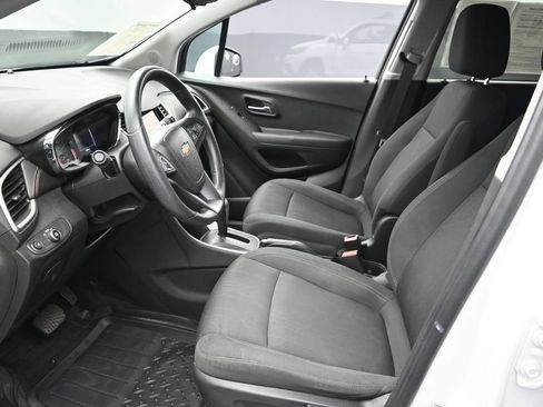 Used 2019 Chevrolet Trax LT FWD image 10