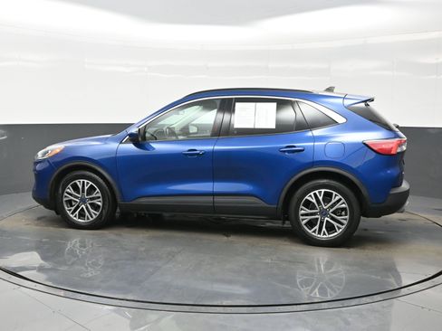 Used 2022 Ford Escape SEL w/ Technology Package image 3