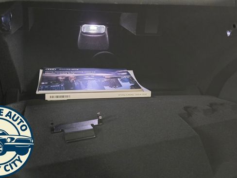 Used 2021 Audi e-tron Premium w/ Convenience Plus Package image 23