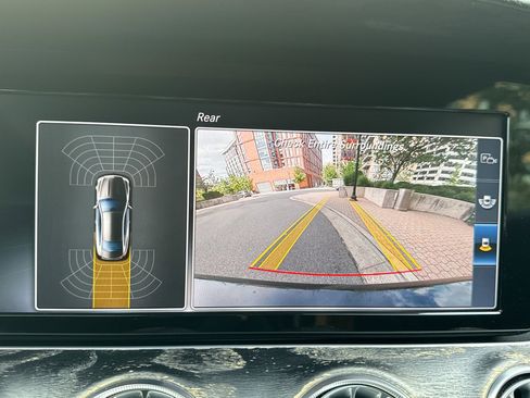 Used 2018 Mercedes-Benz E 400 4MATIC Coupe image 25