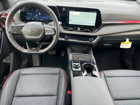 Used 2026 Chevrolet Equinox RS w/ Convenience Package III AWD/4WD image 3