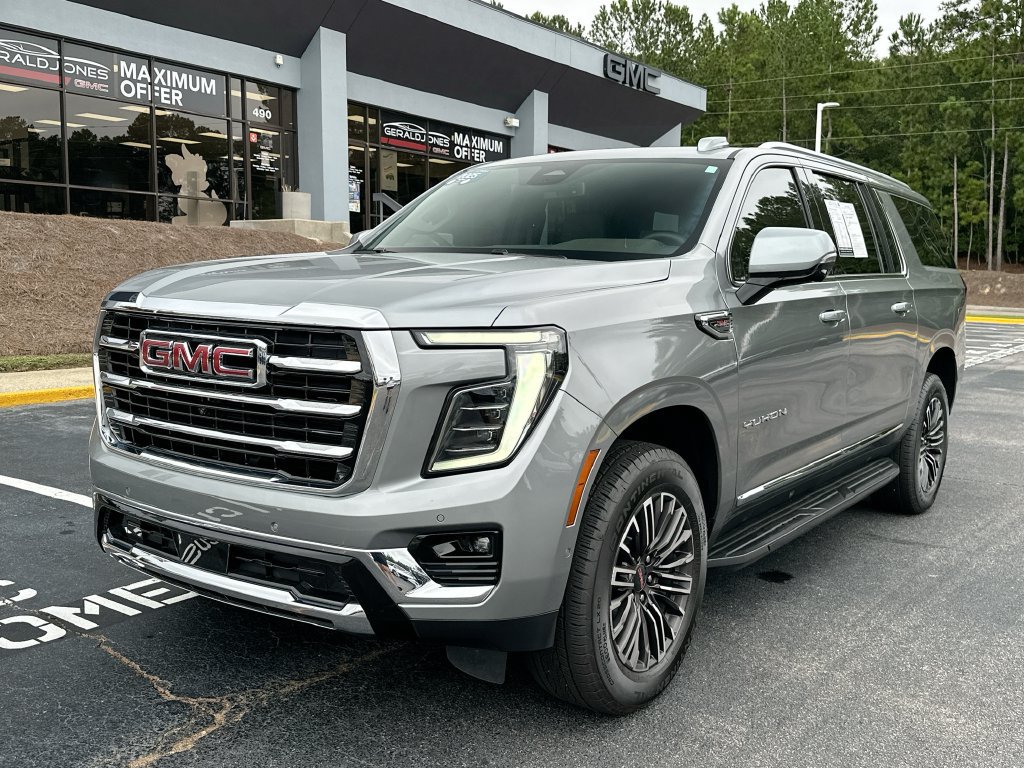 Used 2025 GMC Yukon XL Elevation RWD image 1