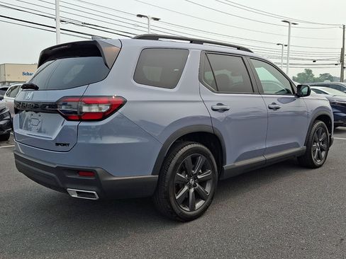 Certified 2025 Honda Pilot Sport image 7