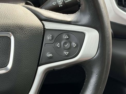 Used 2022 GMC Terrain SLT w/ Infotainment Package II AWD/4WD image 17