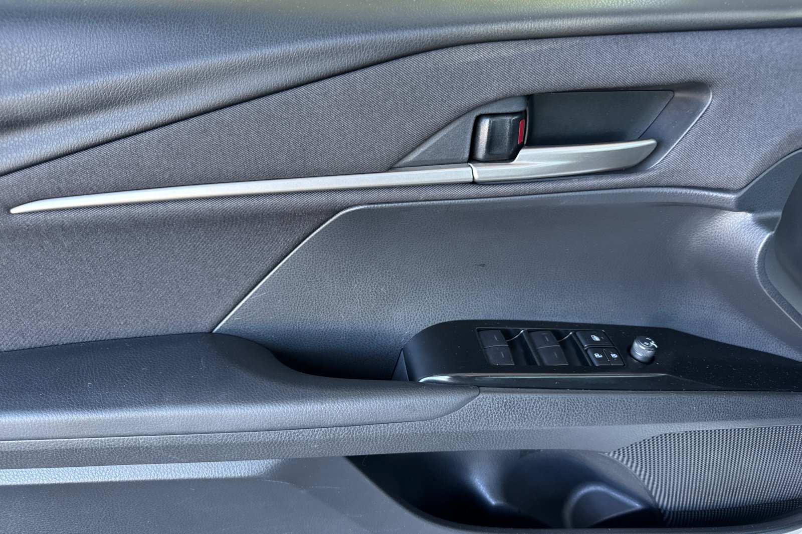 Certified 2025 Toyota Camry LE FWD image 13