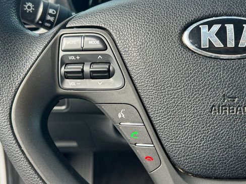 Used 2018 Kia Forte LX FWD image 16