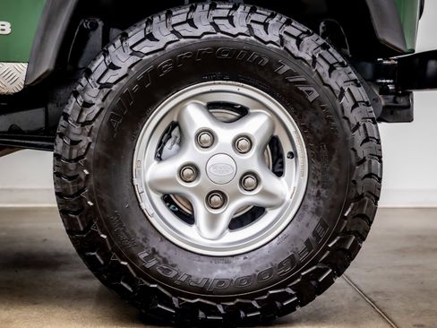 Used 1994 Land Rover Defender 90 AWD/4WD image 40