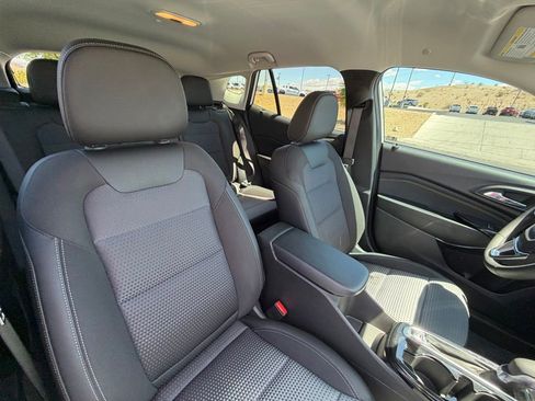 Used 2025 Chevrolet Trax LT w/ Driver Confidence Package FWD image 15