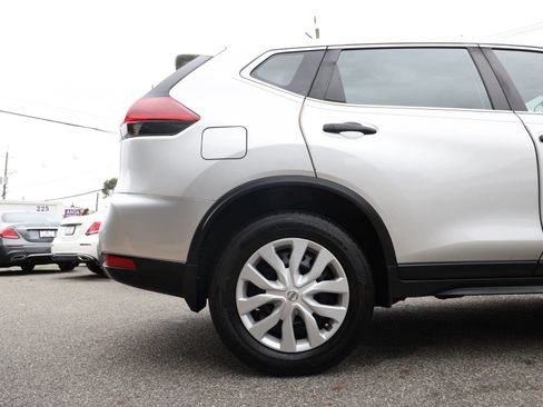 Used 2018 Nissan Rogue S AWD/4WD image 9