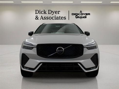 New 2026 Volvo XC90 B5 Ultra w/ Protection Package Premier image 16