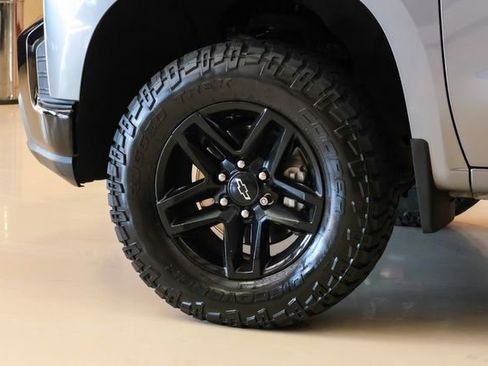 Used 2021 Chevrolet Silverado 1500 Custom Trail Boss w/ LPO, Dark Essentials Package image 51