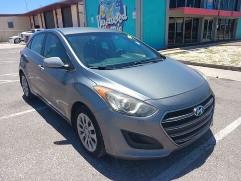 Used 2016 Hyundai Elantra GT FWD image 3