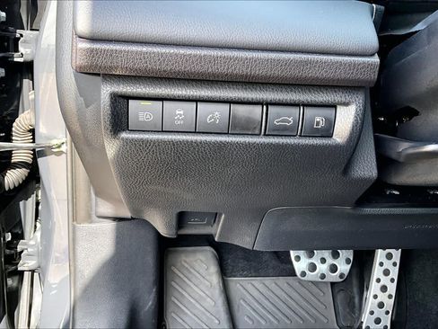 Used 2025 Toyota Camry XSE FWD image 31