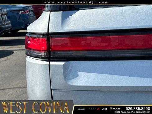 Used 2023 Rivian R1S Adventure AWD/4WD image 15