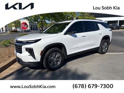 Used 2024 Chevrolet Traverse LT image 1